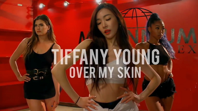 Tiffany Young của Girls' Generation cực gợi cảm trong MV 'Over My Skin'
