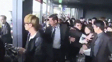 BTS, Những lần BTS được giải cứu khỏi fan cuồng, Jin, Suga, Jimin, Jungkook, Bts tin tức mới, BTS tin tức, BTS game