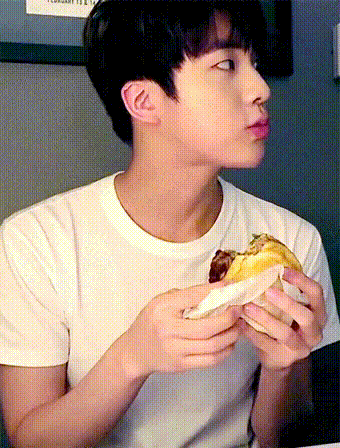BTS, Jin, Suga, Jin BTS, Suga BTS, Jin yêu đồ ăn, Suga khó tính, Jin phản ứng với đồ ăn, Suga phản ứng với đồ ăn, Jin và Suga, Jin Suga ngược nhau, Jin Suga trái ngược