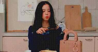 Blackpink, Jisoo, Jisoo Blackpink, Blackpink Jisoo, Jennie, Lisa, Rose, Jennie Blackpink, Lisa Blackpink, Rose Blackpink, Jisoo đáp trả, tán tỉnh Jisoo, Jisoo Instagram