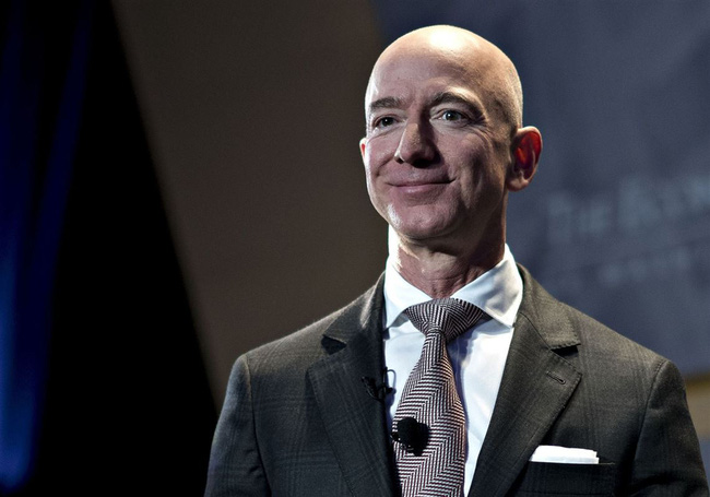 Tỉ phú Jeff Bezos rời vị trí CEO Amazon | TTVH Online