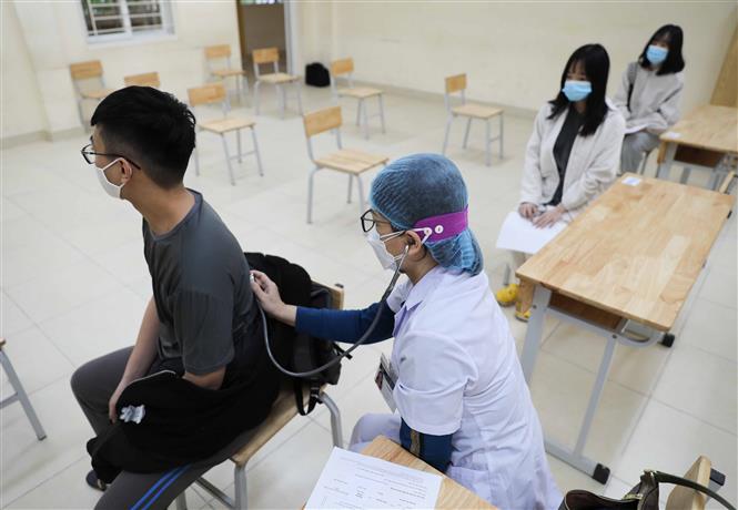 Học sinh THPT Hà Nội bắt đầu được tiêm vaccine ngừa Covid-19, Covid 19 Hà Nội, Hà Nội bắt đầu tiêm vaccine ngừa Covid-19 cho Học sinh THPT, tiêm vaccine cho học sinh