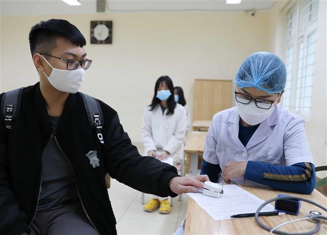 Học sinh THPT Hà Nội bắt đầu được tiêm vaccine Covid-19