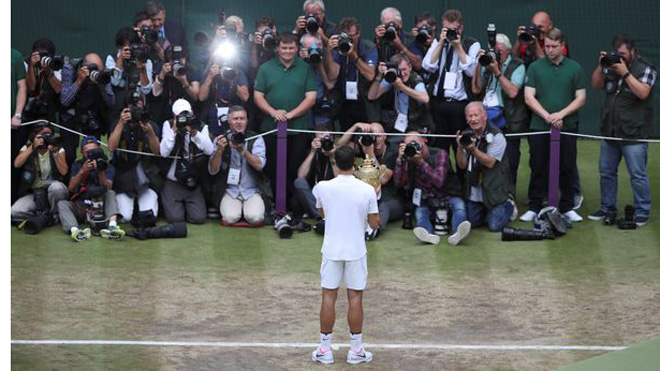 Roger Federer đã hồi sinh kỳ diệu bằng cách nào?