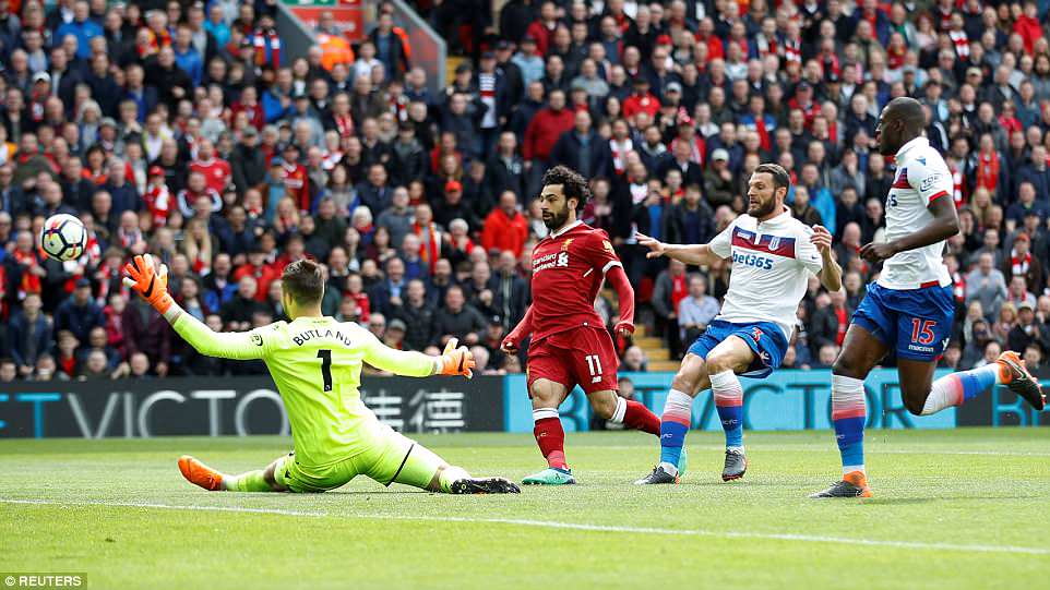 Video clip highlights trận Liverpool 0-0 Stoke: Salah bỏ lỡ cơ hội khó tin