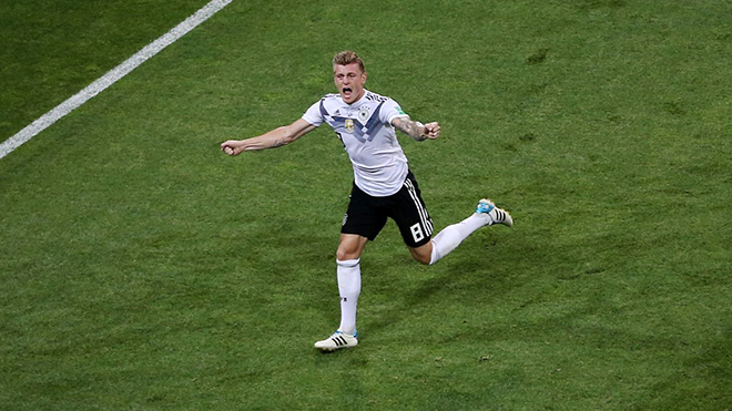 Đức 2-1 Thụy Điển: Toni Kroos lập siêu phẩm sút phạt cứu ĐT Đức