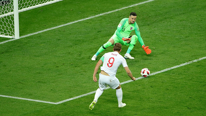 Lộ clip tuyển Anh tổ chức giao bóng nhanh để ghi bàn khi Croatia mải ăn mừng