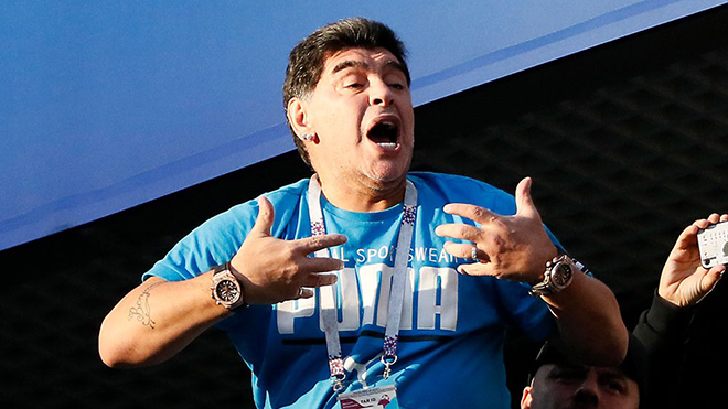 Maradona: 'Trận Anh thắng Colombia là một vụ cướp trắng trợn'