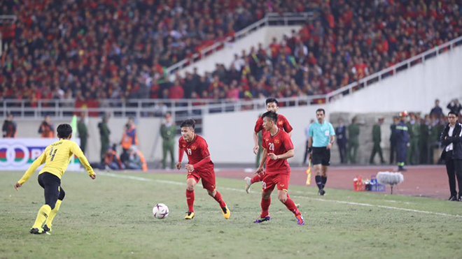 Quang Hải nhận cú đúp, giành giải 'Cầu thủ xuất sắc nhất trận'