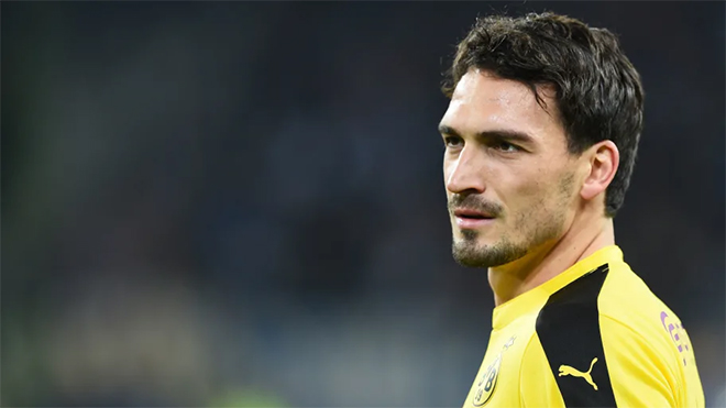 CHÍNH THỨC: Mats Hummels bất ngờ rời Bayern để trở lại Dortmund