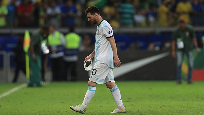 Leo Messi nổi điên, tố cáo trọng tài cướp phạt đền của Argentina và thiên vị Brazil