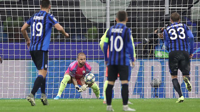 Ket qua bong da, kết quả bóng đá hôm nay, kết quả cúp C1, Atalanta vs Man City, Atalanta 1-1 Man City, Kyle Walker làm thủ môn, Ederson, Claudio Bravo thủ môn bất đắc dĩ